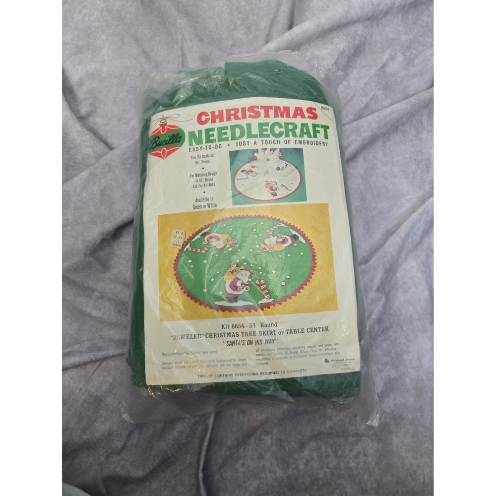 Bucilla Christmas Needlecraft Jeweled 8654 54" Santa's on The Way Tree Skirt Ope